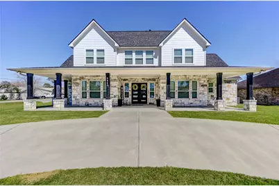 1607 Avenue E, Danbury, TX 77534 - Photo 1