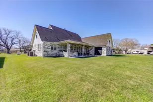 1607 Avenue E, Danbury, TX 77534 - Photo 23