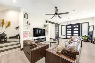 1607 Avenue E, Danbury, TX 77534 - Photo 7