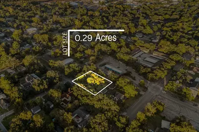 405 W Lang Street, Alvin, TX 77511 - Photo 1