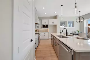 16043 Hayes Pk Dr, Houston, TX 77079 - Photo 11