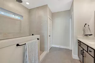 16043 Hayes Pk Dr, Houston, TX 77079 - Photo 27