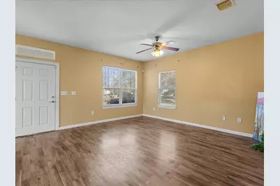 2105 Howell Avenue, La Marque, TX 77568 - Photo 5