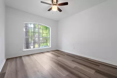 55 Terraglen Dr, The Woodlands, TX 77382 - Photo 17
