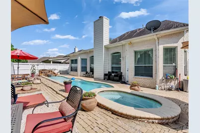 1922 Oakwood Court Drive, Baytown, TX 77521 - Photo 41
