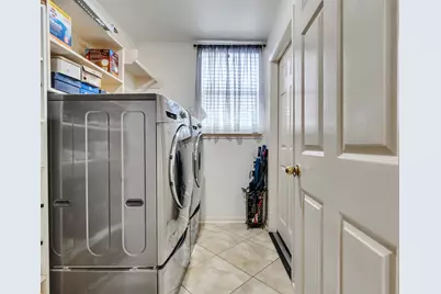 1922 Oakwood Court Drive, Baytown, TX 77521 - Photo 9