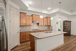 12117 Creekside Villas Ct, Conroe, TX 77304 - Photo 7