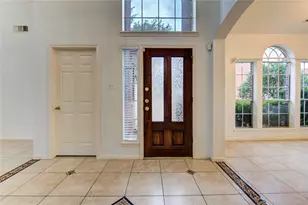 15318 Amesbury Ln, Sugar Land, TX 77478 - Photo 9