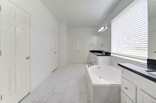 15318 Amesbury Ln, Sugar Land, TX 77478 - Photo 33