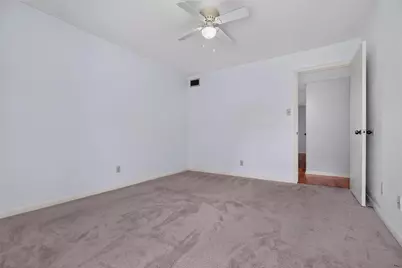 700 Thicket Lane #304, Houston, TX 77079 - Photo 17