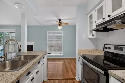 700 Thicket Lane #304, Houston, TX 77079 - Photo 13