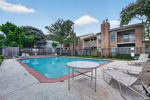 700 Thicket Ln, Houston, TX 77079 - Photo 5