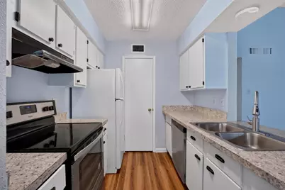 700 Thicket Lane #304, Houston, TX 77079 - Photo 15