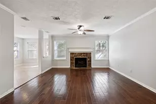 10 Eastwood Pl, The Woodlands, TX 77382 - Photo 3