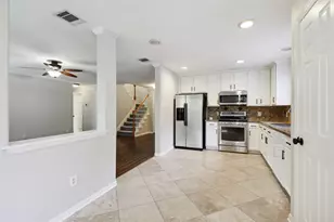 10 Eastwood Pl, The Woodlands, TX 77382 - Photo 7