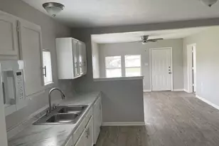 809 19th St, Hempstead, TX 77445 - Photo 9