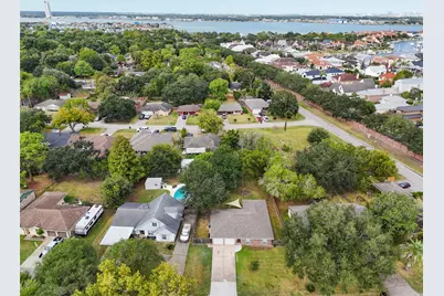 2010 Monterrey Street, Kemah, TX 77565 - Photo 35