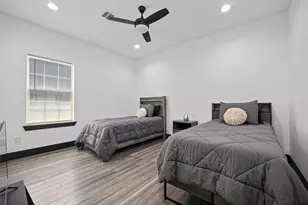 409 Winnie St, Houston, TX 77009 - Photo 33