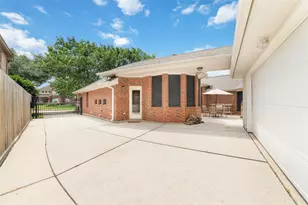 9835 Bestin Ln, Houston, TX 77065 - Photo 25