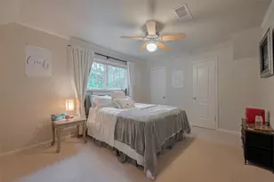 219 Huckleberry Dr, Lake Jackson, TX 77566 - Photo 13