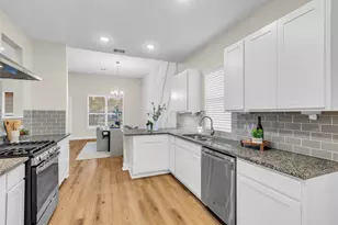 12341 N Chestnut Hls Dr, Conroe, TX 77303 - Photo 11