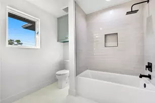 4121 Woodhaven St, Houston, TX 77025 - Photo 7