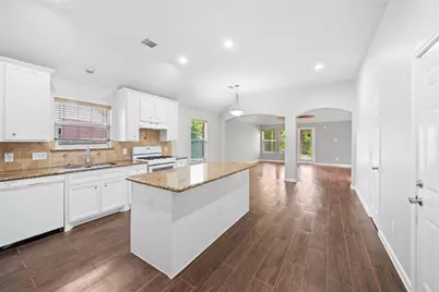 22543 Sweetglen Court, Spring, TX 77373 - Photo 7