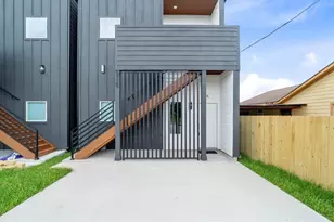 9725 Kerr St, Houston, TX 77029 - Photo 3