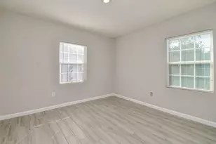 8162 Homewood Ln, Houston, TX 77028 - Photo 17