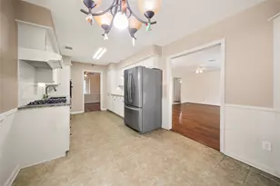 12502 Queensbury Ln, Houston, TX 77024 - Photo 9
