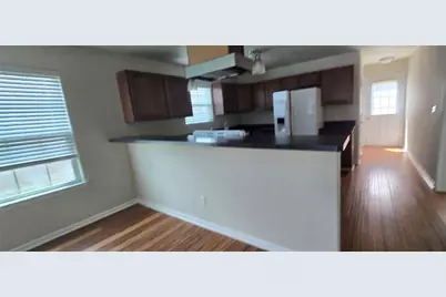 718 E Columbus Drive, Wharton, TX 77488 - Photo 5