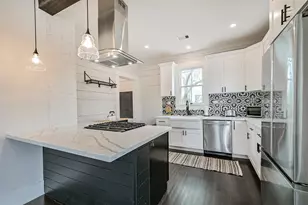 1715 30th St, Galveston, TX 77550 - Photo 7