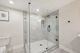 1715 30th St, Galveston, TX 77550 - Photo 25