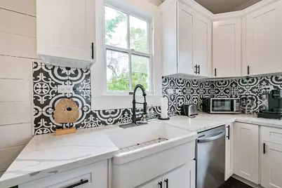 1715 30th Street, Galveston, TX 77550 - Photo 9