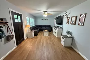 102 S Mattson St, West Columbia, TX 77486 - Photo 3
