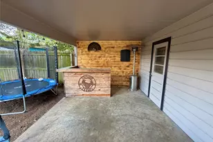 102 S Mattson St, West Columbia, TX 77486 - Photo 33