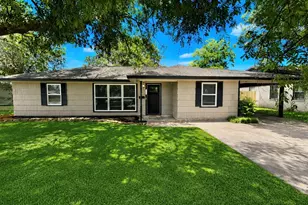 102 S Mattson St, West Columbia, TX 77486 - Photo 1