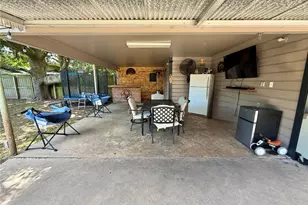 102 S Mattson St, West Columbia, TX 77486 - Photo 31