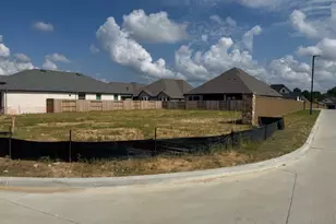 10402 Painted Brush Ln, Willis, TX 77318 - Photo 5