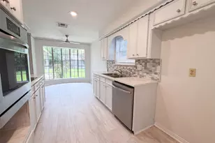 16338 Hollow Wood Dr, Houston, TX 77090 - Photo 13