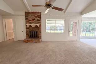 16338 Hollow Wood Dr, Houston, TX 77090 - Photo 9