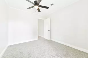 622 S Idaho St, La Porte, TX 77571 - Photo 21