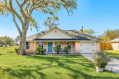 621 Humble Street, West Columbia, TX 77486 - Photo 1