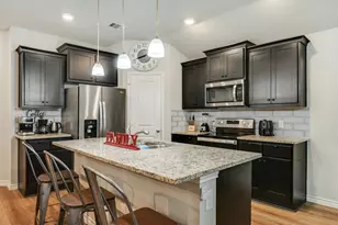 2065 Chief St, Bryan, TX 77807 - Photo 7