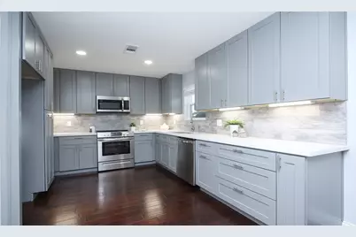 9638 Meadowland Drive, Houston, TX 77063 - Photo 9