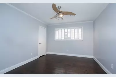 9638 Meadowland Drive, Houston, TX 77063 - Photo 13