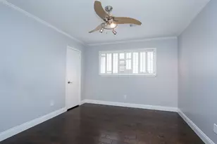 9638 Meadowland Dr, Houston, TX 77063 - Photo 13