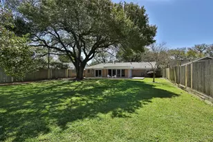 9638 Meadowland Dr, Houston, TX 77063 - Photo 21