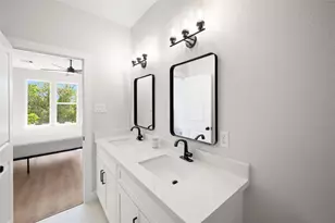 921 E 38th St, Houston, TX 77022 - Photo 23