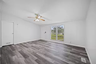 16331 Texas Star Ct, Conroe, TX 77302 - Photo 5